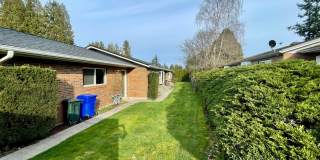 Gresham Duplex with Private Yard and a Single Car Garage! Gresham Station! Gallery 1