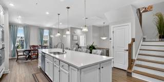 Luxurious 3 Bed 2.5 Bath Townhome In Beautiful Foster's Glen Gallery 12