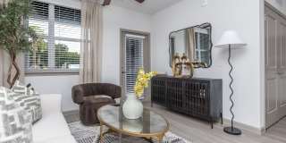 Sola Gallery 19