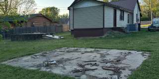 Available Now! Spacious 2 Bedroom, 1 Bathroom with Bonus Room & Huge Backyard Gallery 22