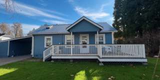 Three bedroom cottage on large lot | Available July Gallery 1