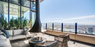 Atlas Gallery 48