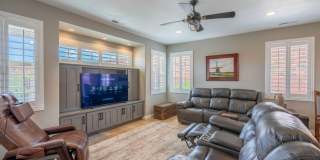Beautiful 5 Bedroom Home- One Level and Private Pool Gallery 8