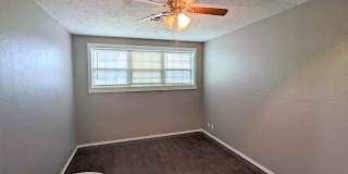 2 Bed 1 Bath Plus Bonus Living/Office Cottage Style Home-The Village NW OKC Gallery 8