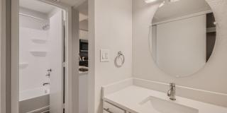 Omnia on Thomas Gallery 44