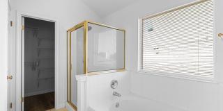 3 Bed, 2 Bath Home with Community Pool in Georgetown Gallery 30