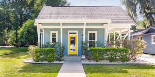 Charming 3-Bedroom Craftsman Home in Prime Gainesville Location Charming 3-Bedroom Craftsman Home in Prime Gainesville Location Gallery 1