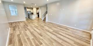 Gorgeous Desert Color Home with Internet Included! Gallery 7