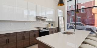 720 Thompson Street Gallery 70