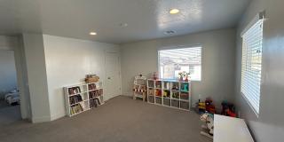 Charming 4 Bd, 2.5 bath in spacious home! Gallery 24
