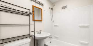 1822 West Eleanor Street Gallery 1