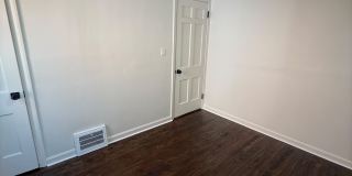 3155 Lincoln Street Gallery 15