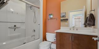 Bright & Character-Filled 2BR/2BA Condo in the Brooklyn Arts District Gallery 15