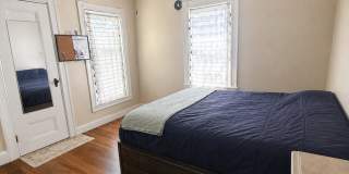 Cat Friend Duplex Home with TWO FREE Parking Spots included in the rent!  Perfect Location near bridge to Cambridge Gallery 4