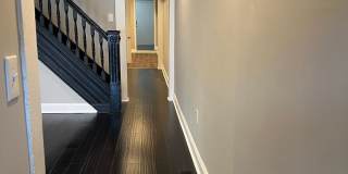 East Baltimore 2 Bedroom w/Den 1.5 Bathroom Gallery 4