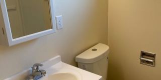 C2402 - Maple Court Apartments Gallery 38