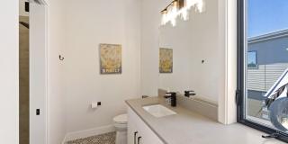 Fully Furnished 4-Bedroom Tetherow Home | Hot Tub + Home Services Included Gallery 5