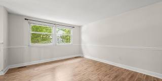 5435 THE BRIDLE Path Gallery 6