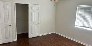 Spacious 3 Bedroom + Den Near Phoenix Country Club Gallery 10