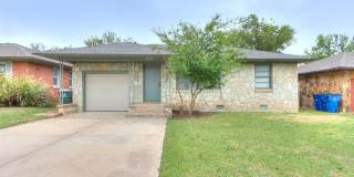 Beautiful updated home in The Village - 2 bed 1 bath Gallery 1