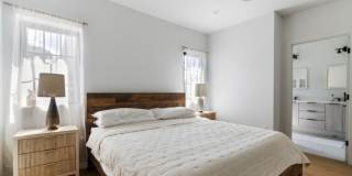 738 Parkman Ave Gallery 25