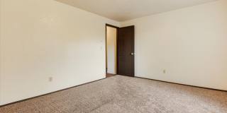 Laurel Park Gallery 12