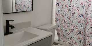 Stunning Apartment  at 467 Golden Isles Drive Gallery 18