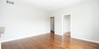 4326 S CALUMET Avenue Gallery 4