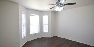 300 Curtis Dr Gallery 14