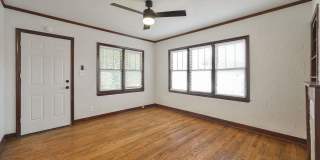 1507 Northwest 28th Street - A Gallery 3