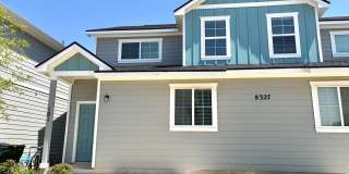 Modern 3 Bd 3 Full Bath Townhouse Near La Cantera & UTSA Gallery 1