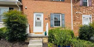 2 Bedroom, 1.5 Bath Townhouse Gallery 1
