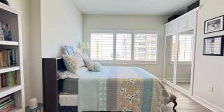 Seasonal/short term 3/2 renovated Ritz Carlton beauty with long water views Gallery 43