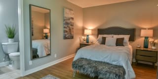 Verona at Naylor Metro Gallery 19