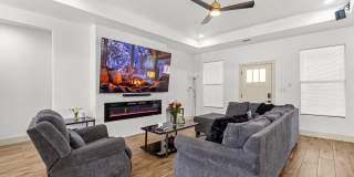 12370 W University Blvd Gallery 14