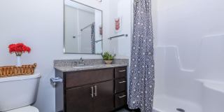 3 Square Apartments Gallery 23