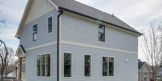 3 Bed/2.5 Bath-Modern Home-Minutes from Downtown Gallery 3