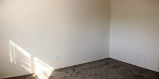 423 5th Street Gallery 15