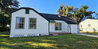 Beautiful 3BR/2BA Home w/Fenced Yard, 1 Car Garage, and Vaulted Ceilings! Gallery 1