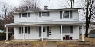 116 W High St unit: 201 Gallery 1