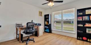 Newly built 3 Bed 2 bath home with Large backyard Gallery 22