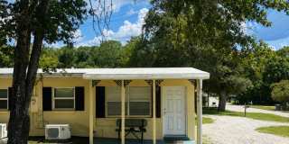 Charming 1 Bedroom Duplex in Convenient Location! Gallery 1