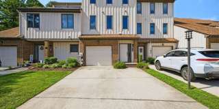 3 Bed 3.5 Bath in Portsmouth! Gallery 1