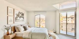 Spacious One Plus Bedroom Condominum off Broadway Terrace Gallery 27