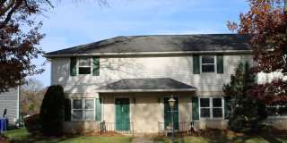 Townhouse Living in York Township with Garage - MOVE IN SPECIAL Gallery 1