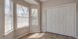 1st Floor Primary Bedroom - Kiln Creek Gallery 8