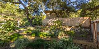 Downtown bungalow Gallery 9