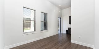 Flora Apartments Gallery 53