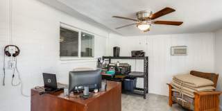 4bed, 2bath Glendale home with a pool! Gallery 38