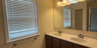 FOR RENT-Available Now! 3 Bed / 2.5 Bath Town-home Gallery 11